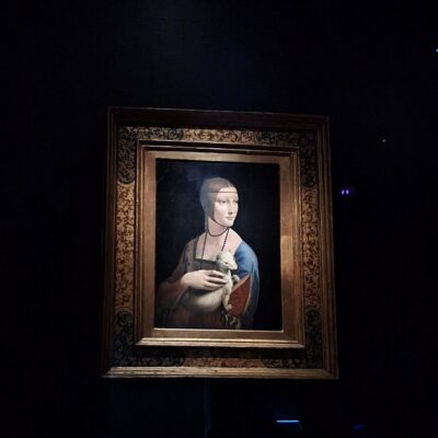 Vedere il quadro di Leonardo Da Vinci “La Dama con L’ermellino”
